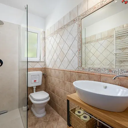 Holiday home Amazing In With Kitchen *
