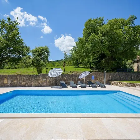 Gorgeous Home In Potpican Hébergement de vacances