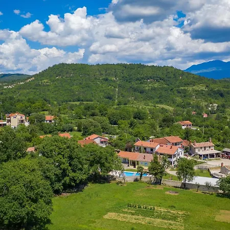 Gorgeous Home In Potpican Hébergement de vacances